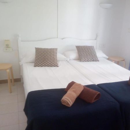 Apartamentos Playa Park Brisas Son Xoriguer קאלאן בוש מראה חיצוני תמונה