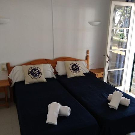 Apartamentos Playa Park Brisas Son Xoriguer קאלאן בוש מראה חיצוני תמונה